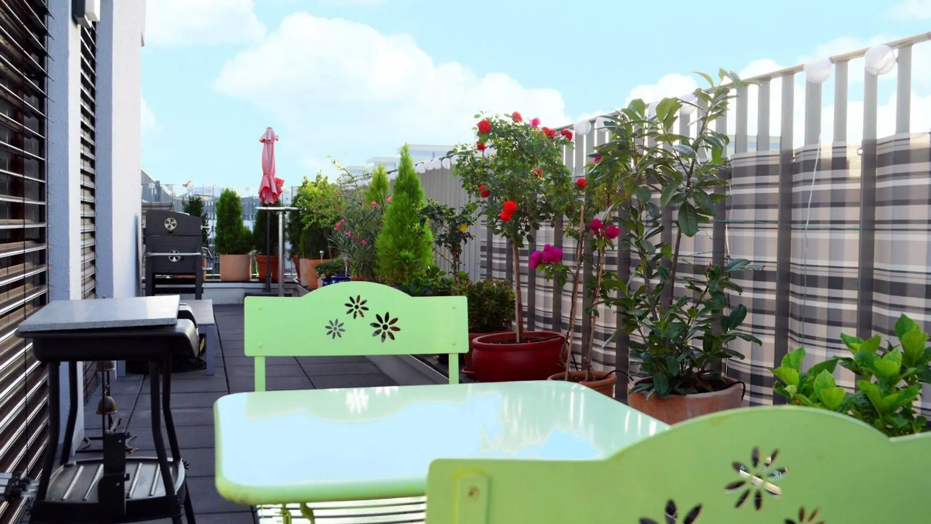 Zimmer Mit Eigenem Badezimmer - 1 Bahn-Station Zur Messe Und Hbf Frankfurt am Main Homestay