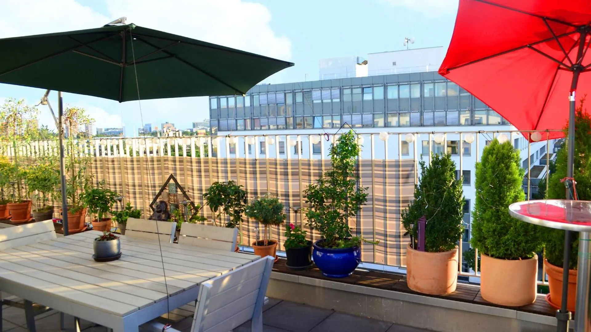 Homestay Zimmer Mit Eigenem Badezimmer - 1 Bahn-Station Zur Messe Und Hbf Frankfurt am Main Germany