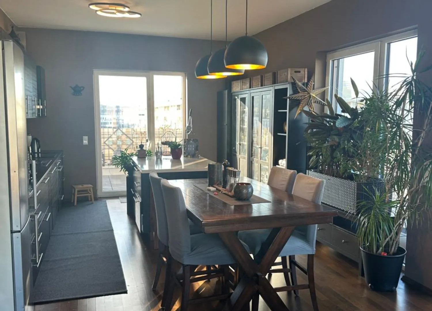 Homestay Zimmer Mit Eigenem Badezimmer - 1 Bahn-Station Zur Messe Und Hbf Frankfurt am Main