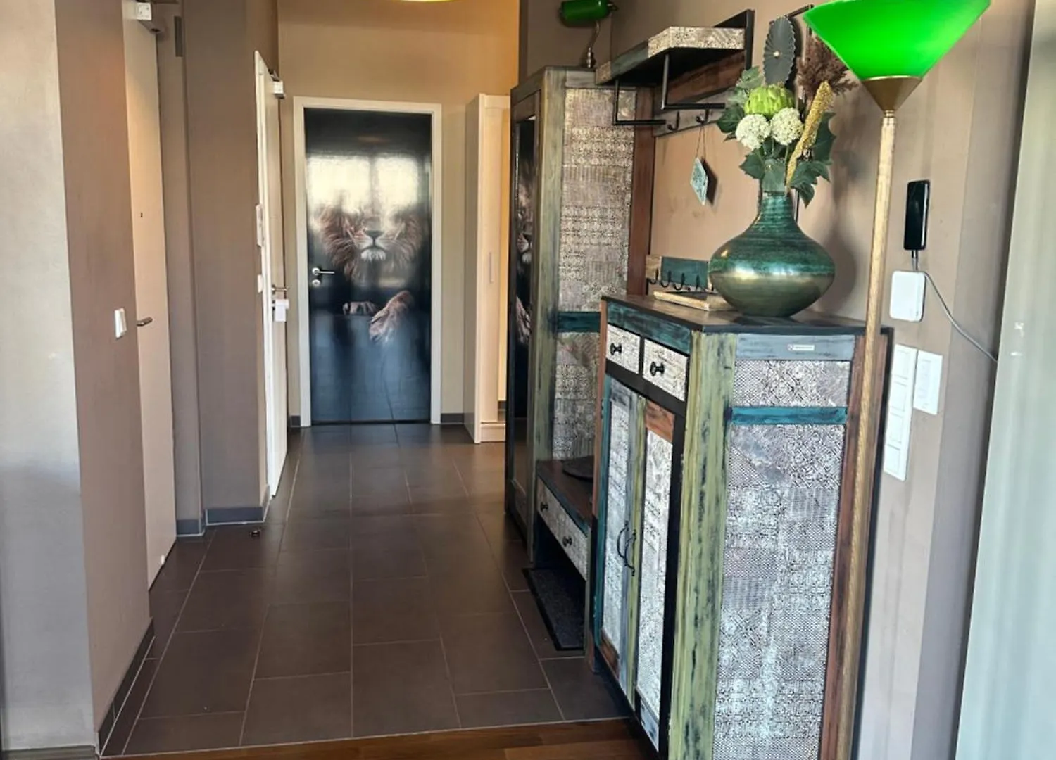 Homestay Zimmer Mit Eigenem Badezimmer - 1 Bahn-Station Zur Messe Und Hbf Frankfurt am Main